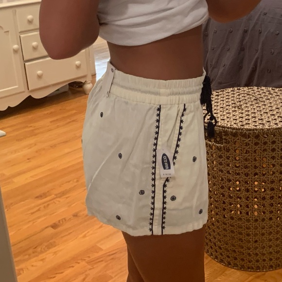 Off White Old Navy Shorts - Picture 5 of 5